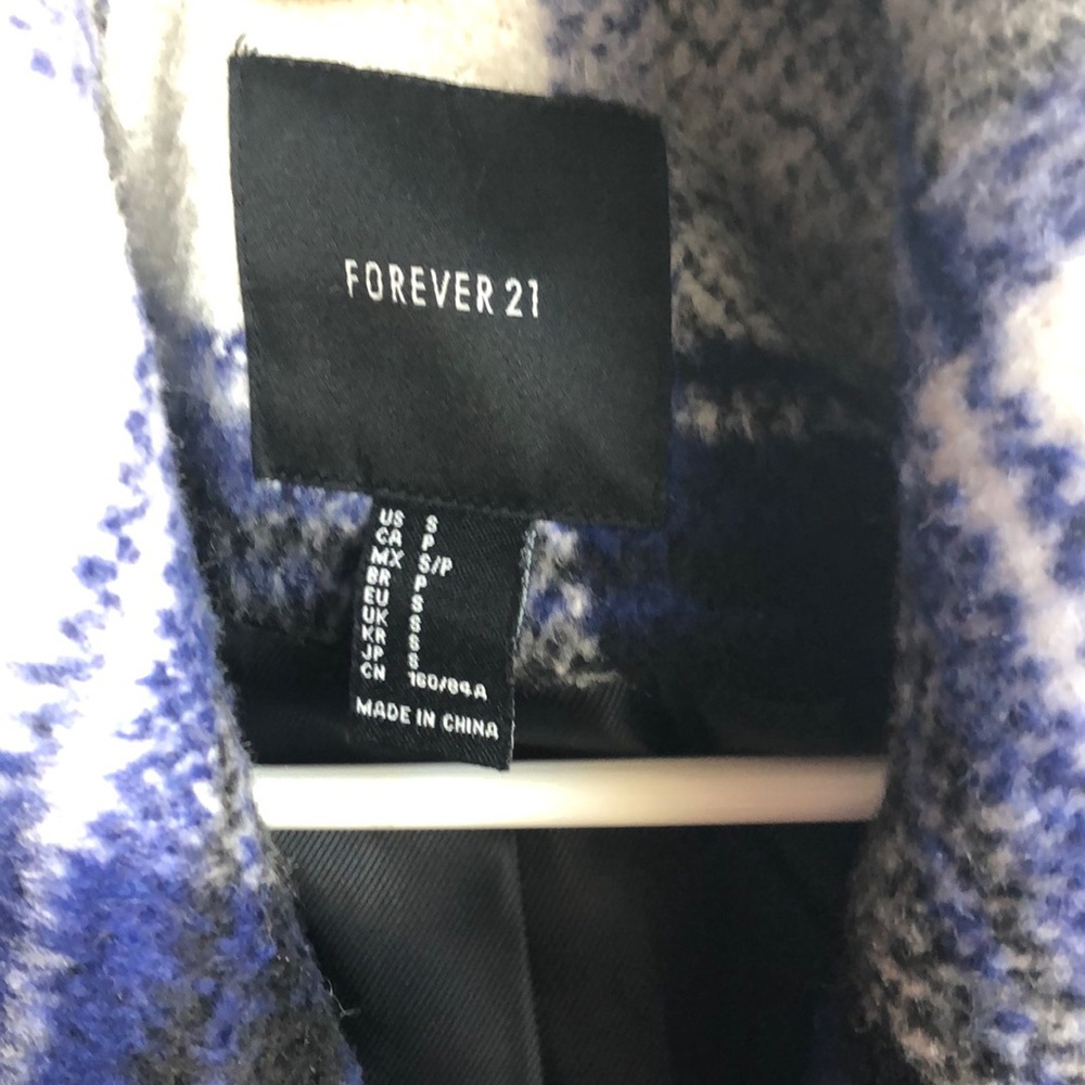 Plaid coat - super trendy!! - Picture 5 of 7